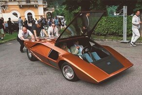 Lancia Stratos Zero: безумный концепт-кар "эпохи клина"
