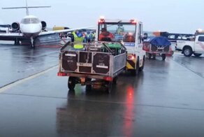 Аварийная посадка борта без одной стойки шасси попала на видео