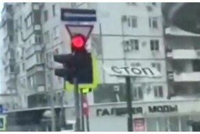 Интересно, кому он по машине прилетит?