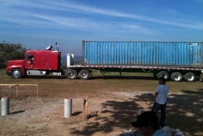 Жизнь в контейнере (10 фото)