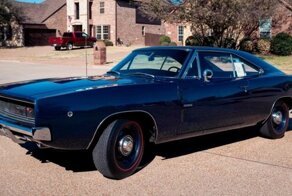Dodge Charger Hemi R/T 1968 года — прекрасный образец старых американских масл-каров