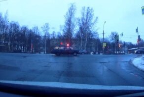 ДТП на перекрестке задним ходом