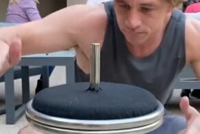 Мужчина оригинально подшутил над своими впечатлительными друзьями