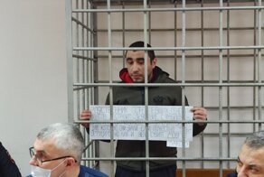 Обвиняемый в убийстве из-за ссоры в родительском чате наговорил в суде на новое дело