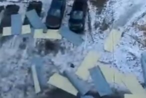 Листопад: падение профилированных листов с крыши в Комсомольске-на-Амуре