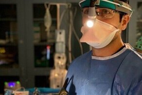 Врач показал, к чему приводит постоянное ношение наушников