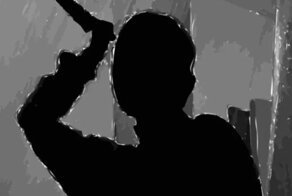 Россиянка, застав сожителя в постели своей матери, оскорбилась и лишила жизни соперницу