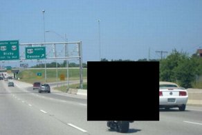 Заметный мотоциклист (3 фото)