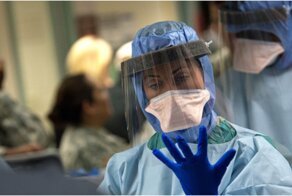 Мужчина перенес смертельную болезнь, заболел снова и заразил сотню людей