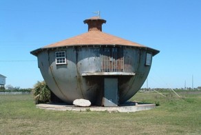 Необычные и странные постройки (6 Фото)