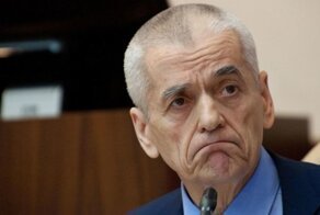 Онищенко ответил на вопрос о том, когда россиянам можно будет снять маски: "никогда"