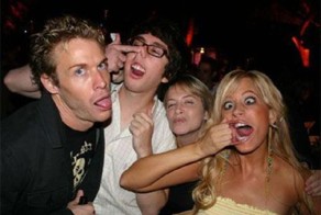 Искревленные лица людей (66 фото)