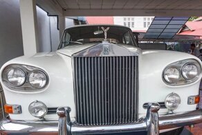 Московские реставраторы изуродовали уникальный Rolls-Royce как у Джона Леннона