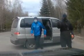 Привет из 90-х: на мужчину совершили покушение на кладбище в Пскове