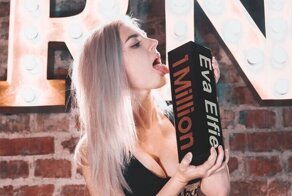 Бросила работу и ушла в порно: судьбы девушек из клубнички