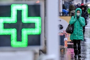 Как в «диктаторской» России справляются с третьей волной COVID