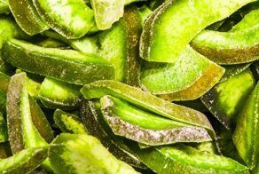 Изумрудный или белый: какими на самом деле должны быть цукаты из помело?