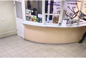 Мужчина устроил погром в почтовом отделении из-за посылки