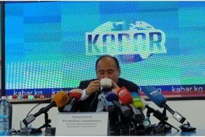 Глава Минздрава Киргизии выпил ядовитый отвар в рамках борьбы с COVID-19