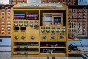 Зачем два бельгийца придумали «бумажный интернет» и стали отвечать на любые вопросы