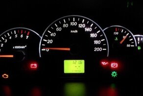 Зачем спидометры малолитражек снабжают разметкой до 200 км/ч 