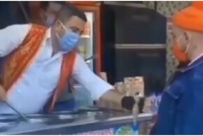 Мужчина "отомстил" мороженщикам, которые любят шутить над покупателями