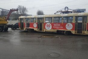 Дрифт трамвая: автомобилист благодаря своей реакции избежал столкновения