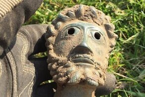 В Великобритании найден идеально сохранившийся бюст римского императора