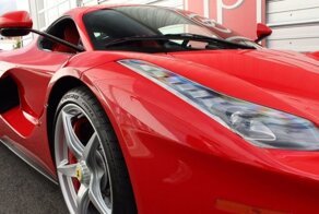 Ferrari LaFerrari с минимальным пробегом продается за 3 миллиона долларов