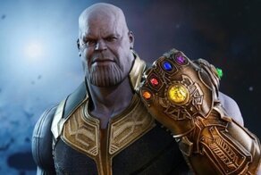 В торговом центре Алма-Аты ребенок завалил на себя статую Таноса