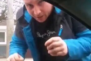 Дорожные разборки в Рязани: мужчина разбил стекло машины беременной женщины