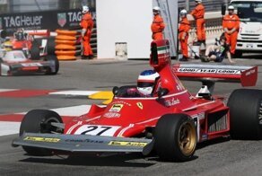 Жан Алези разбил болид Ferrari Ники Лауды во время исторической гонки в Монако