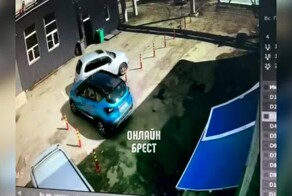 Женщина приехала проходить техосмотр и перепутала педали на линии.  Техосмотр пока не актуален