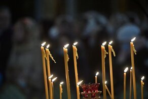 "Тупые малолетки!": киевляне возмутились поведением пьяных блогерш, куривших в церкви