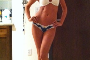 Личные фотографии Сары Джин Андервуд из Твиттера (4 фото)