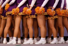 В США арестовали женщину, которая распространяла дипфейки соперниц своей дочери