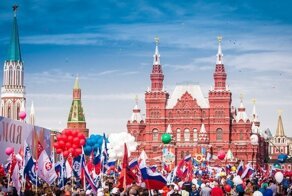 Майский марафон: выгодны ли для страны длинные выходные последнего весеннего месяца?