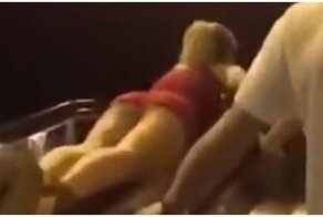 Неудачная поездка пьяной девушки на эскалаторе
