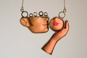 Ожерелья сделанное из Барби (15 фото)