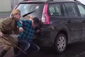 "Можем повторить?": социальный ролик посвящается любителям автонаклеек с патриотическими надписями