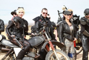 Wasteland Weekend - постапокалиптический уикенд в пустыне (27 фото)