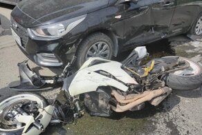 Авария дня. Мотоциклист получил тяжелые травмы в Новосибирске