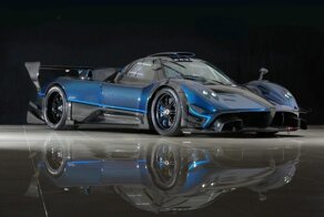Возможно, единственная существующая Pagani Zonda Revolucion из синего углеродного волокна