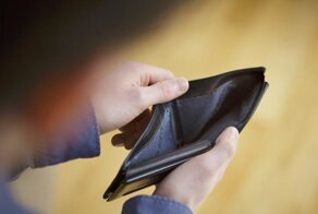 Доходы россиян опустились до уровня 2009 года и продолжают падать: новое исследование