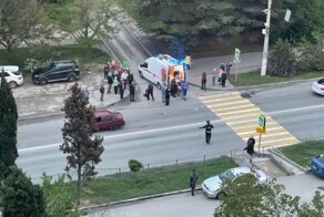 Авария дня. В Севастополе на «зебре» водитель сбил девушку
