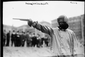 Бескровная дуэль (3 фото)