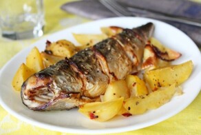 Очень вкусная СКУМБРИЯ (запекается вместе с картошкой)