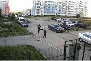 В Челябинске парень избил 67-летнего пенсионера за сделанное замечание