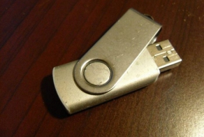 Флешка из Китая (5 фото)