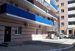 В Самаре пьяная мать сбросила дочь с балкона шестого этажа: девочка погибла